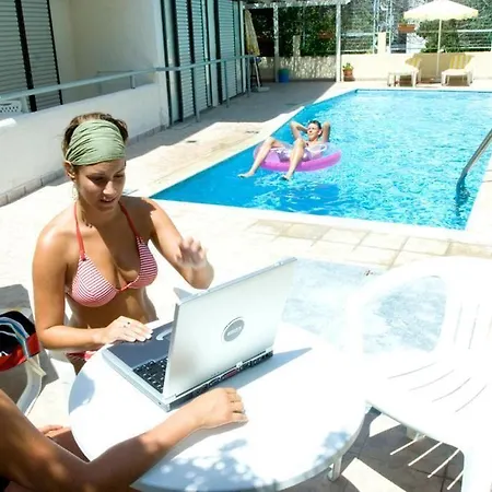 Esperides Lejlighedshotel 2*
